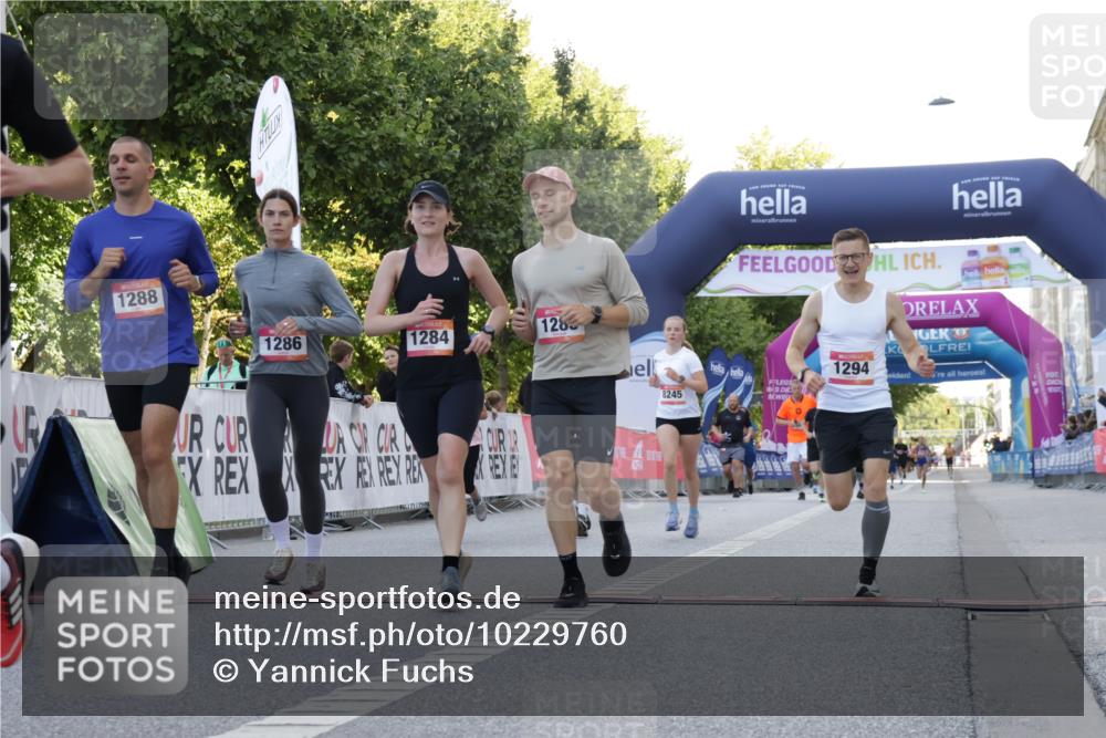 06.09.2026 - CURREX Alsterlauf Yannick Fuchs http://msf.ph/oto/10229760 06.09.2026 11:49:18 Ziel 1063, 1072, 1078, 1155, 1156, 1172, 1213, 1216, 1284, 1285, 1286, 1288, 1294, 1295, 1318, 8245, 8261 meine-sportfotos.de