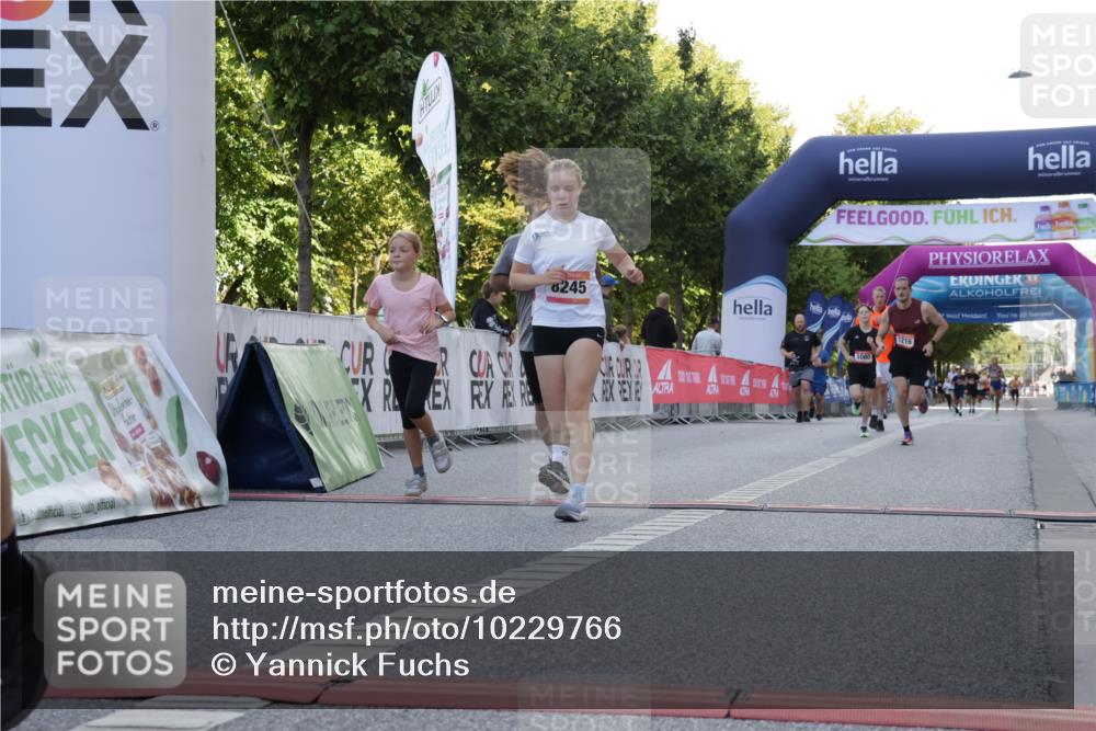 06.09.2026 - CURREX Alsterlauf Yannick Fuchs http://msf.ph/oto/10229766 06.09.2026 11:49:21 Ziel 1060, 1063, 1072, 1078, 1155, 1156, 1172, 1213, 1216, 1267, 1284, 1285, 1286, 1288, 1294, 8245 meine-sportfotos.de