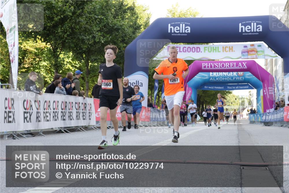 06.09.2026 - CURREX Alsterlauf Yannick Fuchs http://msf.ph/oto/10229774 06.09.2026 11:49:24 Ziel 1060, 1072, 1078, 1172, 1216, 1267, 1284, 1285, 1286, 1288, 1294, 8245 meine-sportfotos.de