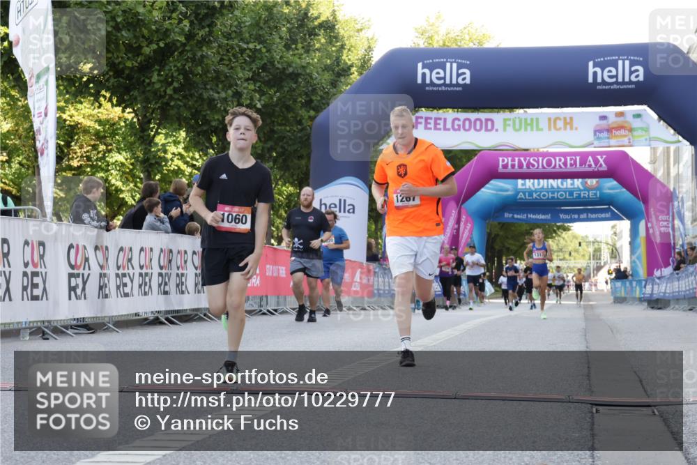 06.09.2026 - CURREX Alsterlauf Yannick Fuchs http://msf.ph/oto/10229777 06.09.2026 11:49:25 Ziel 1060, 1072, 1172, 1216, 1267, 1284, 1285, 1286, 1288, 1294, 1312, 8245 meine-sportfotos.de