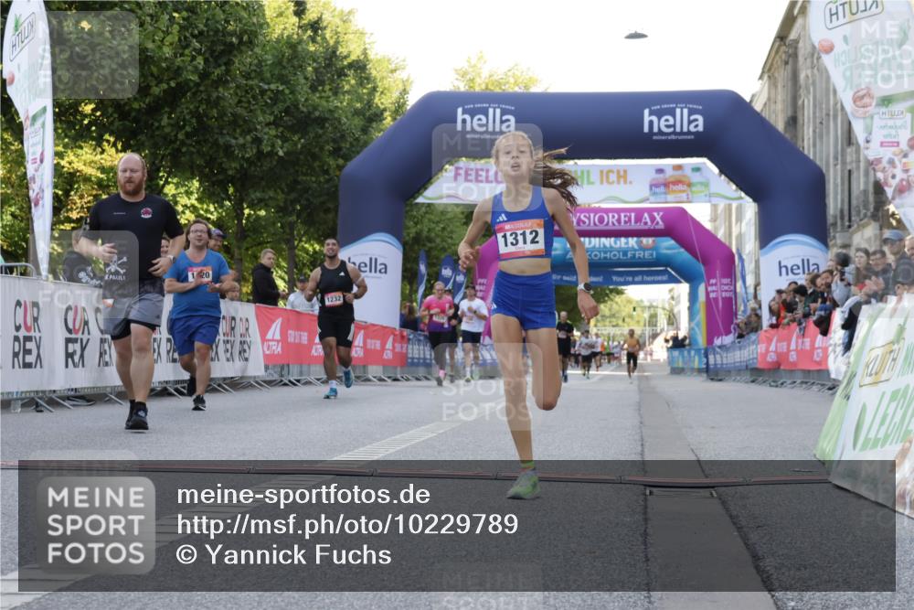 06.09.2026 - CURREX Alsterlauf Yannick Fuchs http://msf.ph/oto/10229789 06.09.2026 11:49:29 Ziel 1060, 1172, 1216, 1232, 1267, 1312, 1320, 8267 meine-sportfotos.de