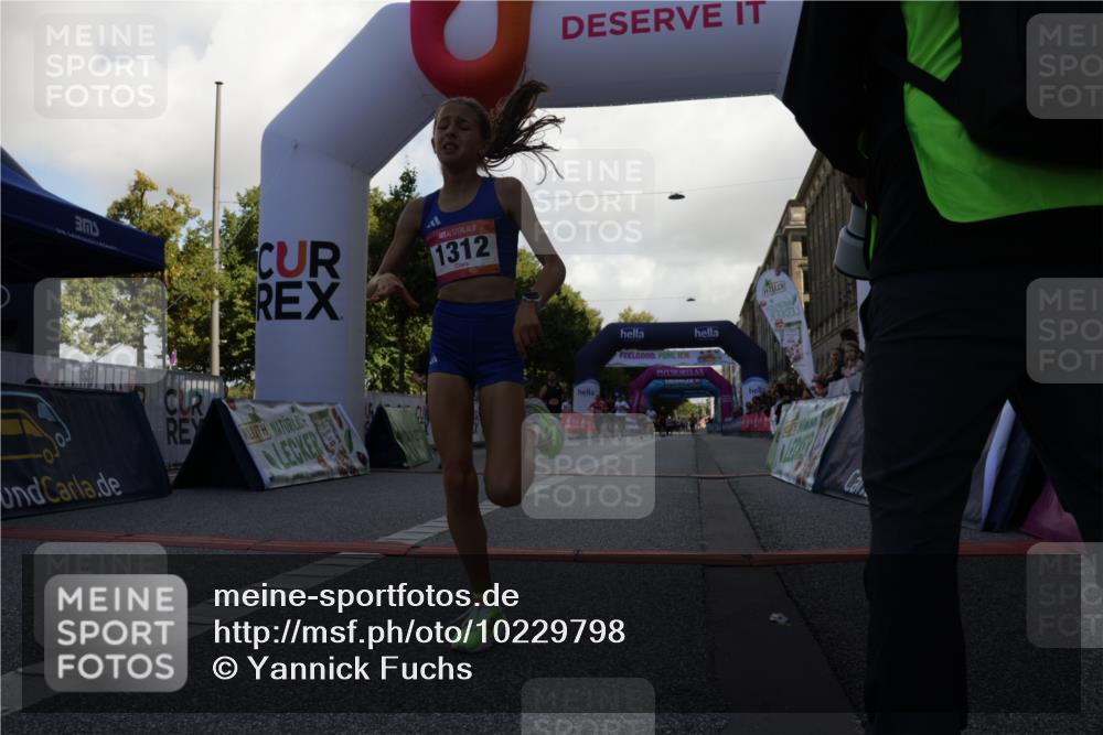 06.09.2026 - CURREX Alsterlauf Yannick Fuchs http://msf.ph/oto/10229798 06.09.2026 11:49:31 Ziel 1060, 1232, 1267, 1312, 1320, 8267 meine-sportfotos.de