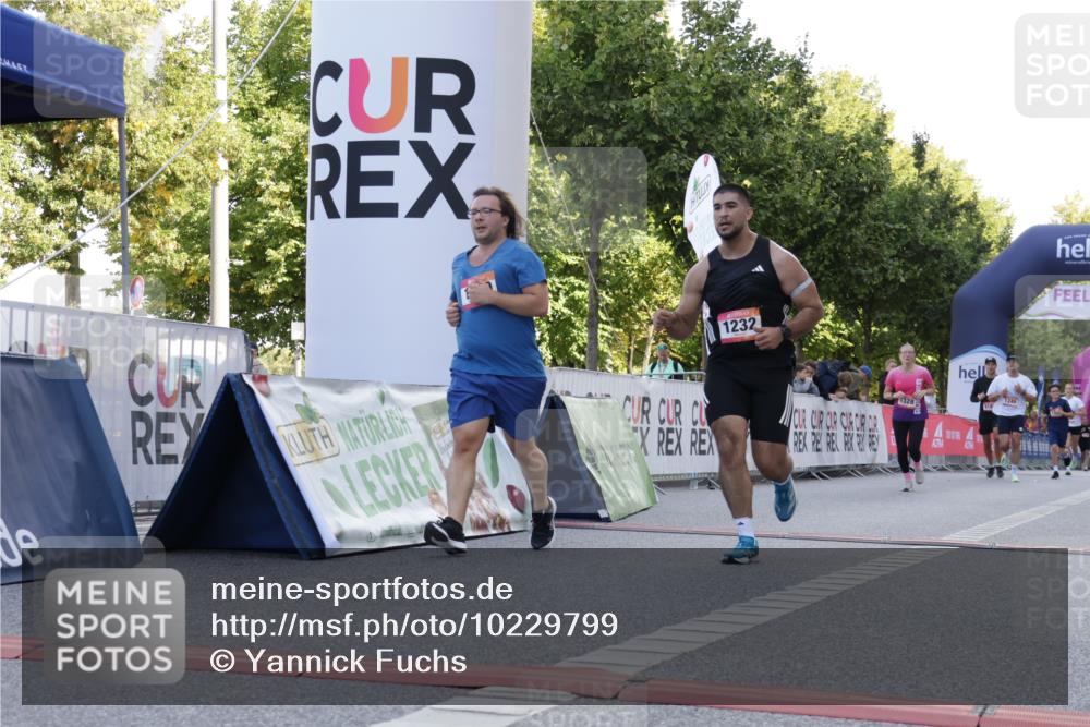 06.09.2026 - CURREX Alsterlauf Yannick Fuchs http://msf.ph/oto/10229799 06.09.2026 11:49:34 Ziel 1232, 1249, 1312, 1320, 1328, 8267 meine-sportfotos.de