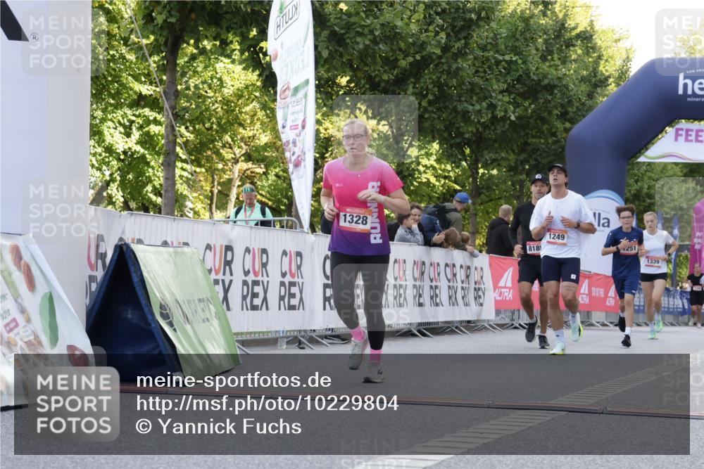 06.09.2026 - CURREX Alsterlauf Yannick Fuchs http://msf.ph/oto/10229804 06.09.2026 11:49:36 Ziel 1232, 1249, 1251, 1312, 1320, 1328, 8185, 8267 meine-sportfotos.de