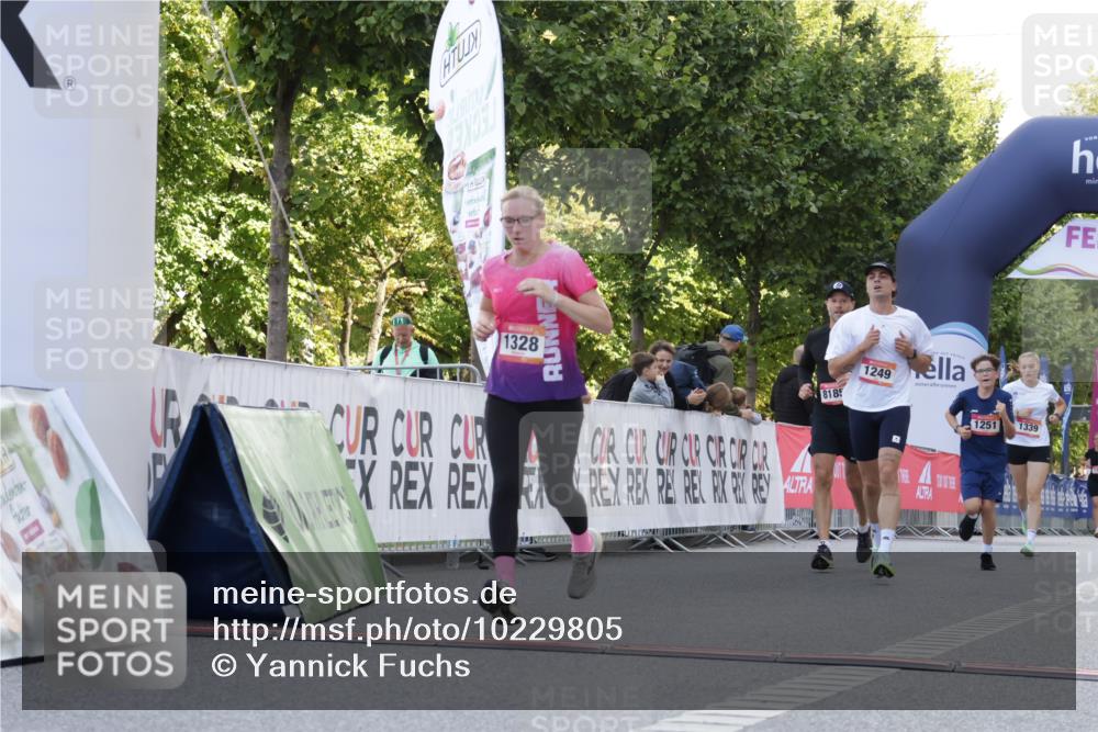06.09.2026 - CURREX Alsterlauf Yannick Fuchs http://msf.ph/oto/10229805 06.09.2026 11:49:36 Ziel 1232, 1249, 1251, 1312, 1320, 1328, 8185, 8267 meine-sportfotos.de