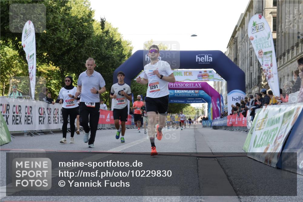 06.09.2026 - CURREX Alsterlauf Yannick Fuchs http://msf.ph/oto/10229830 06.09.2026 11:49:50 Ziel 1004, 1012, 1086, 1144, 1163, 1290, 1335, 8291 meine-sportfotos.de