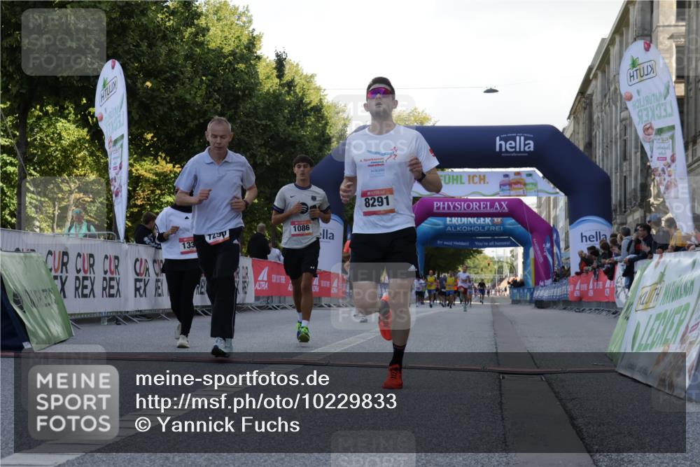 06.09.2026 - CURREX Alsterlauf Yannick Fuchs http://msf.ph/oto/10229833 06.09.2026 11:49:51 Ziel 1004, 1012, 1086, 1101, 1144, 1163, 1290, 1335, 8291 meine-sportfotos.de