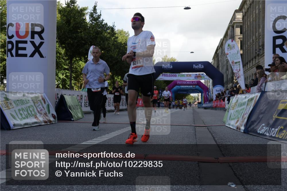 06.09.2026 - CURREX Alsterlauf Yannick Fuchs http://msf.ph/oto/10229835 06.09.2026 11:49:51 Ziel 1004, 1012, 1086, 1101, 1144, 1163, 1290, 1335, 8291 meine-sportfotos.de