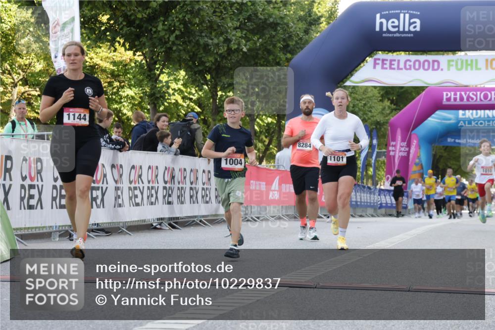 06.09.2026 - CURREX Alsterlauf Yannick Fuchs http://msf.ph/oto/10229837 06.09.2026 11:49:53 Ziel 1004, 1010, 1086, 1101, 1144, 1290, 1335, 8284, 8291 meine-sportfotos.de