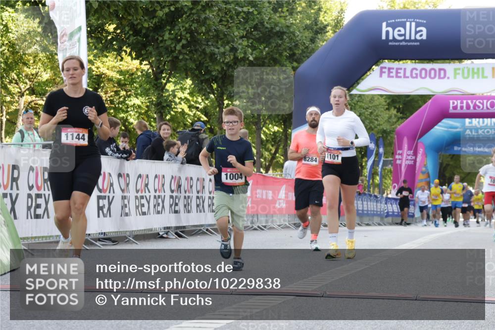 06.09.2026 - CURREX Alsterlauf Yannick Fuchs http://msf.ph/oto/10229838 06.09.2026 11:49:54 Ziel 1004, 1010, 1086, 1101, 1144, 1290, 1335, 8284, 8291 meine-sportfotos.de