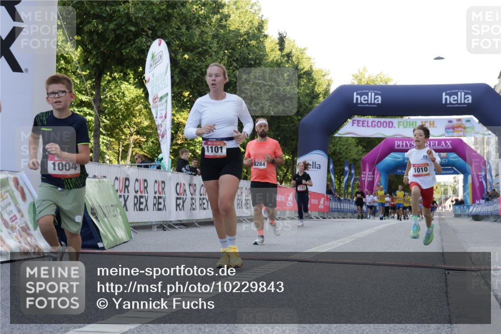 06.09.2026 - CURREX Alsterlauf Yannick Fuchs http://msf.ph/oto/10229843 06.09.2026 11:49:56 Ziel 1004, 1010, 1086, 1101, 1141, 1144, 1290, 1335, 8284, 8291 meine-sportfotos.de
