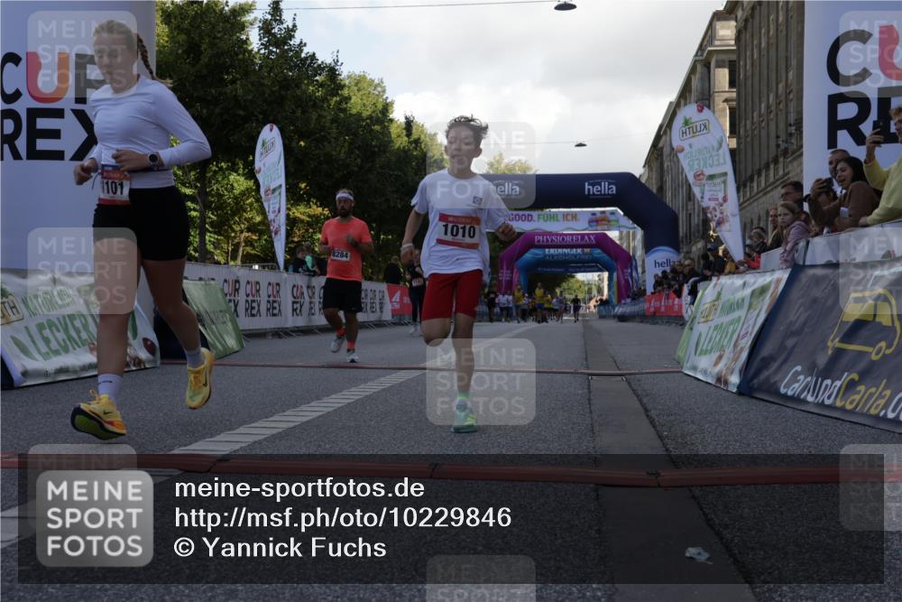 06.09.2026 - CURREX Alsterlauf Yannick Fuchs http://msf.ph/oto/10229846 06.09.2026 11:49:57 Ziel 1004, 1010, 1086, 1101, 1141, 1144, 1290, 1335, 8284, 8291 meine-sportfotos.de