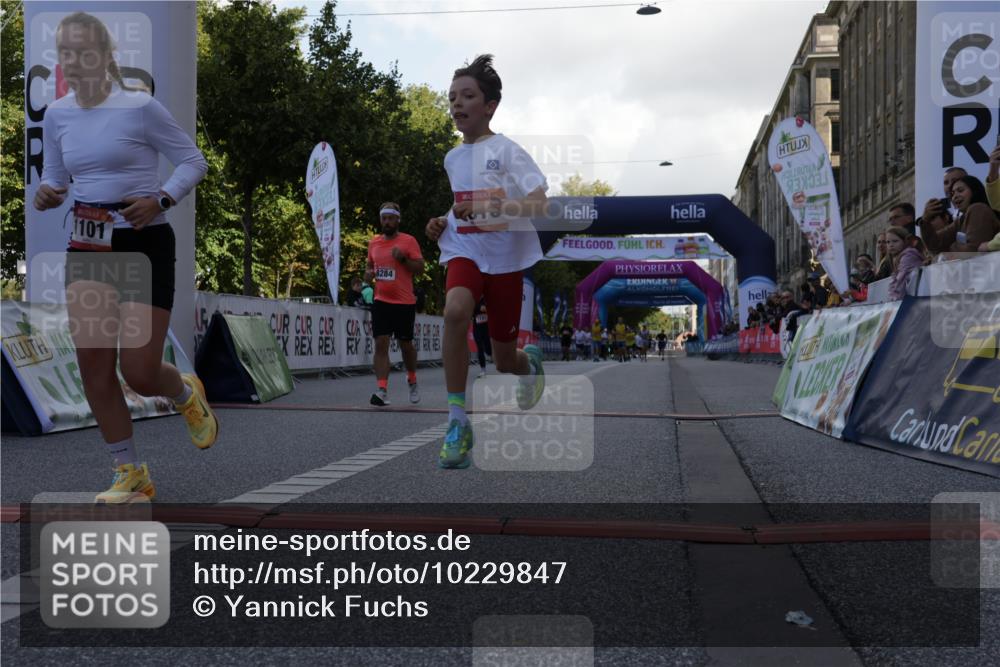 06.09.2026 - CURREX Alsterlauf Yannick Fuchs http://msf.ph/oto/10229847 06.09.2026 11:49:57 Ziel 1004, 1010, 1086, 1101, 1141, 1144, 1290, 1335, 8284, 8291 meine-sportfotos.de