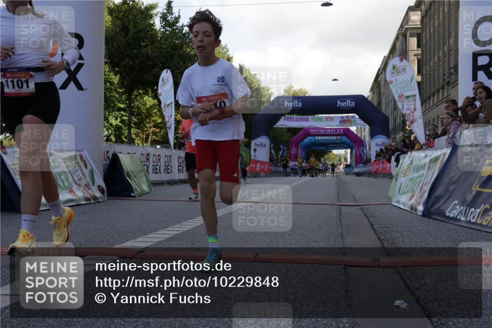 06.09.2026 - CURREX Alsterlauf Yannick Fuchs http://msf.ph/oto/10229848 06.09.2026 11:49:58 Ziel 1004, 1010, 1086, 1101, 1141, 1144, 1290, 1335, 8284, 8291 meine-sportfotos.de