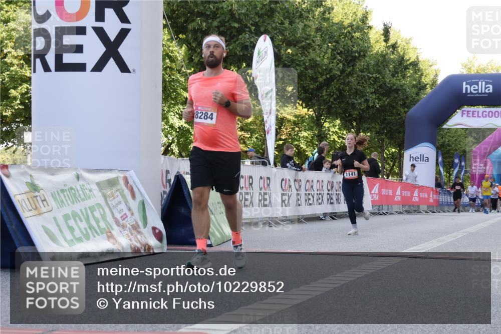 06.09.2026 - CURREX Alsterlauf Yannick Fuchs http://msf.ph/oto/10229852 06.09.2026 11:49:59 Ziel 1004, 1010, 1086, 1101, 1141, 1144, 1335, 8284 meine-sportfotos.de