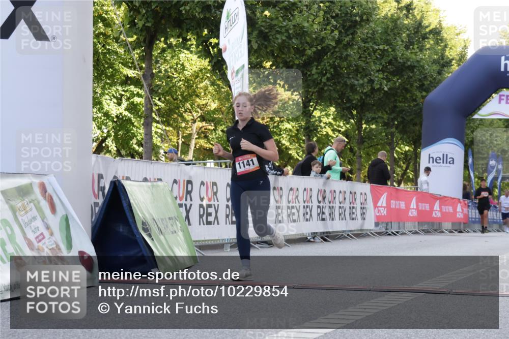 06.09.2026 - CURREX Alsterlauf Yannick Fuchs http://msf.ph/oto/10229854 06.09.2026 11:50:00 Ziel 1004, 1010, 1101, 1141, 1144, 8284 meine-sportfotos.de