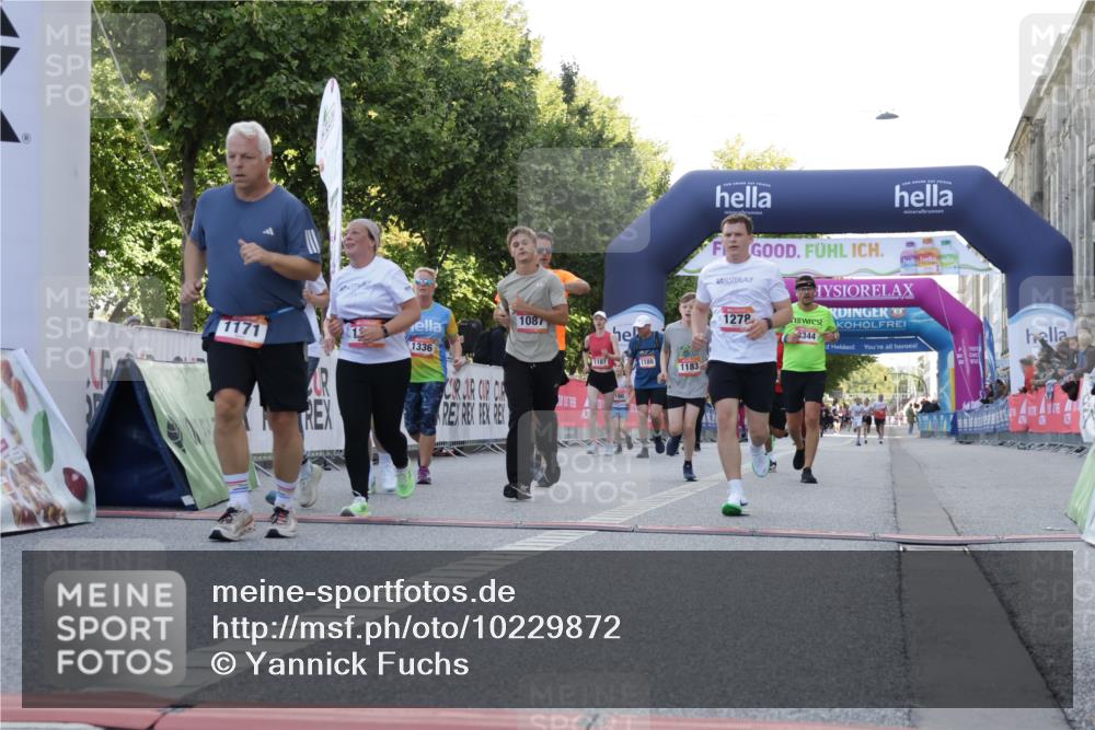 06.09.2026 - CURREX Alsterlauf Yannick Fuchs http://msf.ph/oto/10229872 06.09.2026 11:50:18 Ziel 1031, 1062, 1087, 1140, 1171, 1183, 1228, 1229, 1248, 1278, 1282, 1292, 1336, 1341, 2484, 6390, 8344 meine-sportfotos.de