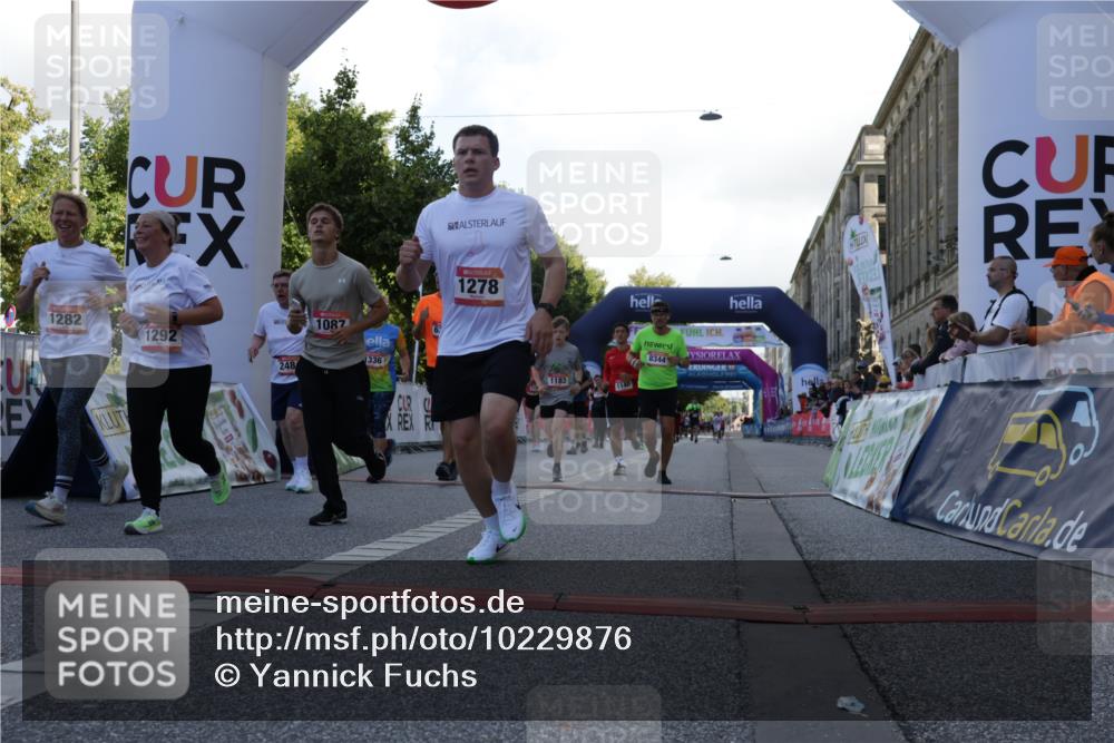 06.09.2026 - CURREX Alsterlauf Yannick Fuchs http://msf.ph/oto/10229876 06.09.2026 11:50:20 Ziel 1031, 1062, 1087, 1140, 1171, 1183, 1187, 1188, 1228, 1229, 1248, 1278, 1282, 1292, 1336, 1341, 2484, 6390, 8344 meine-sportfotos.de