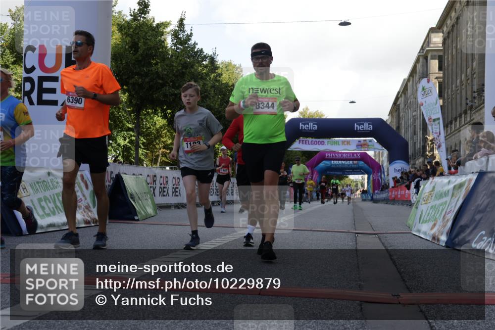 06.09.2026 - CURREX Alsterlauf Yannick Fuchs http://msf.ph/oto/10229879 06.09.2026 11:50:22 Ziel 1067, 1087, 1140, 1159, 1160, 1171, 1183, 1187, 1188, 1248, 1278, 1282, 1292, 1336, 2484, 6390, 8344 meine-sportfotos.de