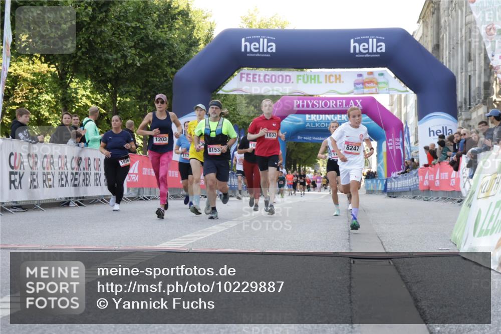 06.09.2026 - CURREX Alsterlauf Yannick Fuchs http://msf.ph/oto/10229887 06.09.2026 11:50:29 Ziel 1030, 1033, 1036, 1055, 1067, 1140, 1159, 1160, 1187, 1188, 1189, 1203, 1319, 8247 meine-sportfotos.de