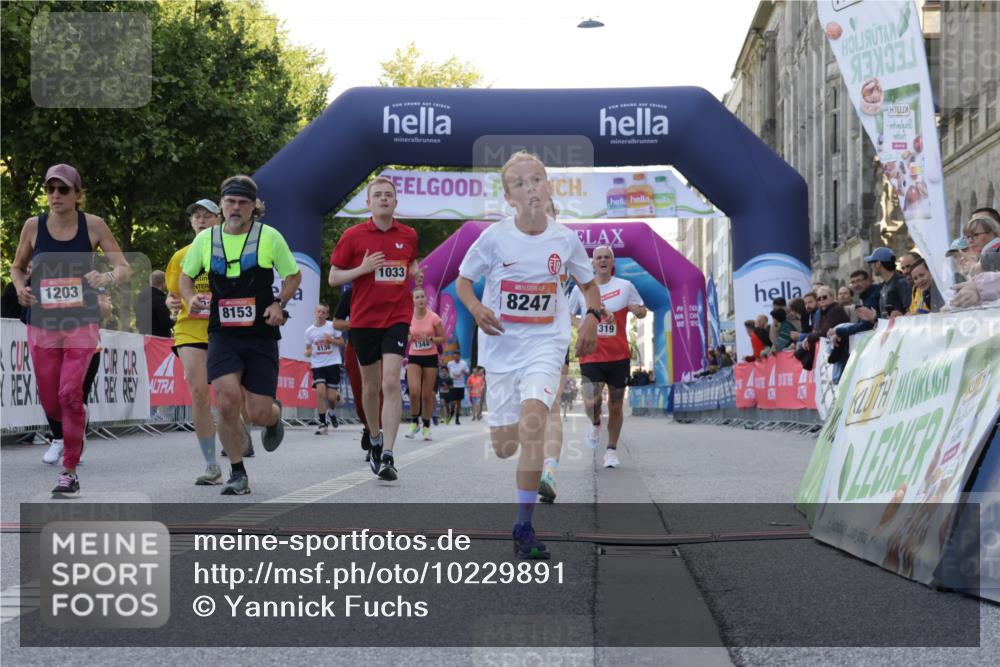 06.09.2026 - CURREX Alsterlauf Yannick Fuchs http://msf.ph/oto/10229891 06.09.2026 11:50:30 Ziel 1030, 1033, 1036, 1055, 1067, 1084, 1159, 1160, 1174, 1187, 1188, 1189, 1203, 1319, 8247 meine-sportfotos.de