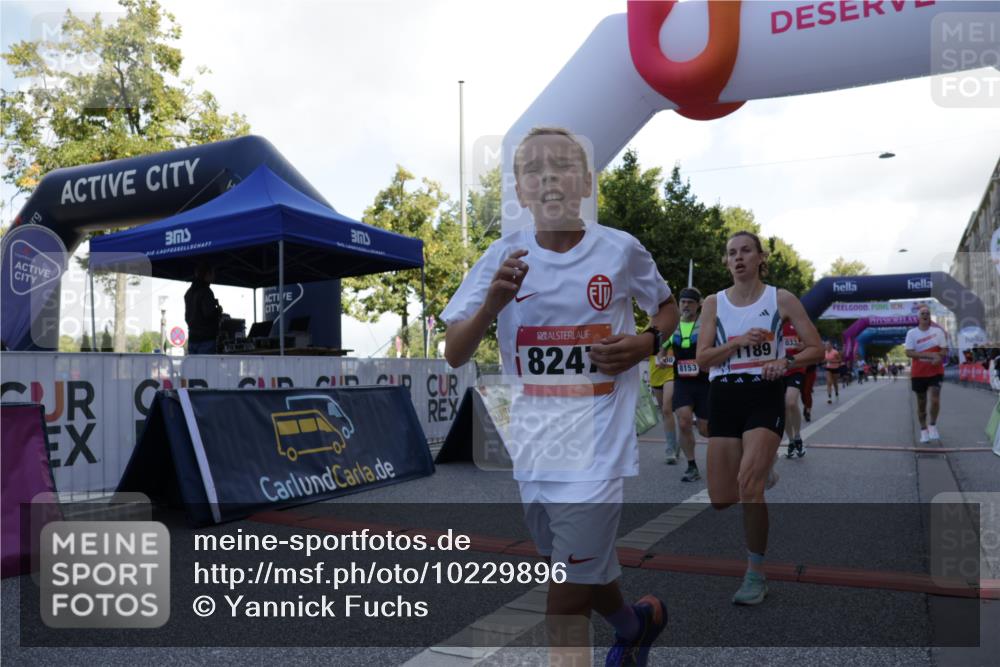 06.09.2026 - CURREX Alsterlauf Yannick Fuchs http://msf.ph/oto/10229896 06.09.2026 11:50:33 Ziel 1030, 1033, 1036, 1055, 1067, 1084, 1159, 1160, 1174, 1189, 1203, 1319, 1344, 8136, 8247 meine-sportfotos.de