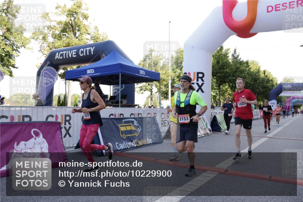 06.09.2026 - CURREX Alsterlauf Yannick Fuchs http://msf.ph/oto/10229900 06.09.2026 11:50:34 Ziel 1030, 1033, 1036, 1055, 1067, 1084, 1174, 1189, 1203, 1319, 1344, 8136, 8247 meine-sportfotos.de