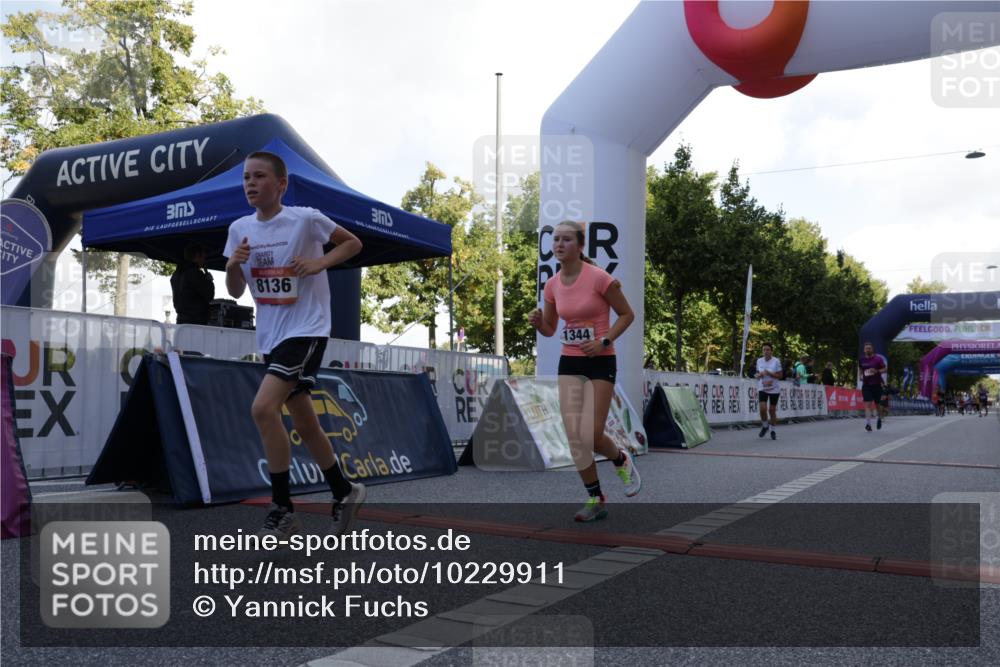 06.09.2026 - CURREX Alsterlauf Yannick Fuchs http://msf.ph/oto/10229911 06.09.2026 11:50:39 Ziel 1030, 1033, 1036, 1084, 1149, 1174, 1189, 1203, 1319, 1344, 8090, 8136 meine-sportfotos.de