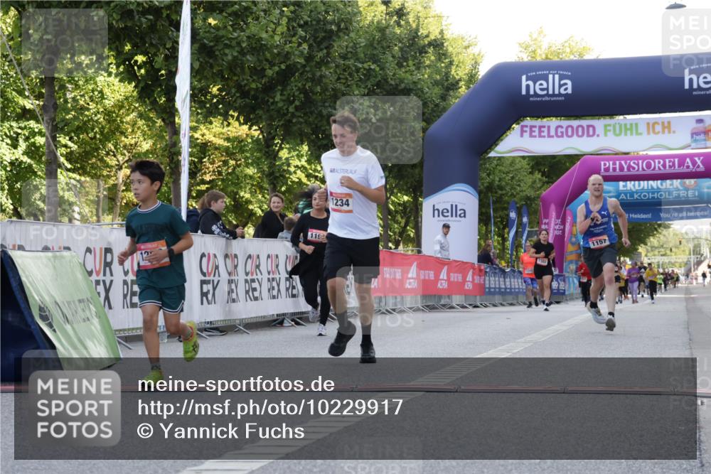 06.09.2026 - CURREX Alsterlauf Yannick Fuchs http://msf.ph/oto/10229917 06.09.2026 11:50:45 Ziel 1149, 1157, 1199, 1234, 1299, 8090 meine-sportfotos.de