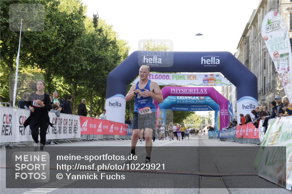 06.09.2026 - CURREX Alsterlauf Yannick Fuchs http://msf.ph/oto/10229921 06.09.2026 11:50:48 Ziel 1149, 1157, 1199, 1234, 1299, 8090 meine-sportfotos.de
