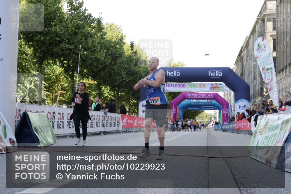 06.09.2026 - CURREX Alsterlauf Yannick Fuchs http://msf.ph/oto/10229923 06.09.2026 11:50:48 Ziel 1149, 1157, 1199, 1234, 1299, 8090 meine-sportfotos.de