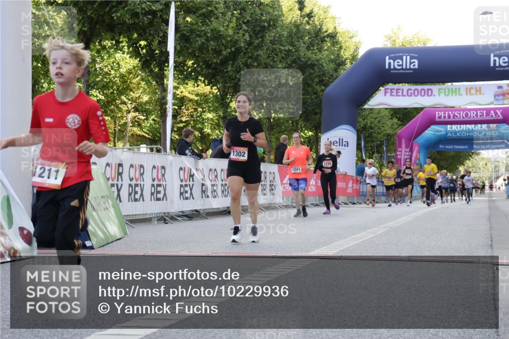 06.09.2026 - CURREX Alsterlauf Yannick Fuchs http://msf.ph/oto/10229936 06.09.2026 11:50:56 Ziel 1199, 1211, 1241, 1302 meine-sportfotos.de