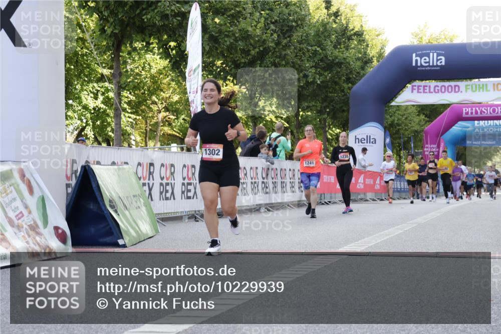 06.09.2026 - CURREX Alsterlauf Yannick Fuchs http://msf.ph/oto/10229939 06.09.2026 11:50:57 Ziel 1199, 1211, 1235, 1241, 1302 meine-sportfotos.de