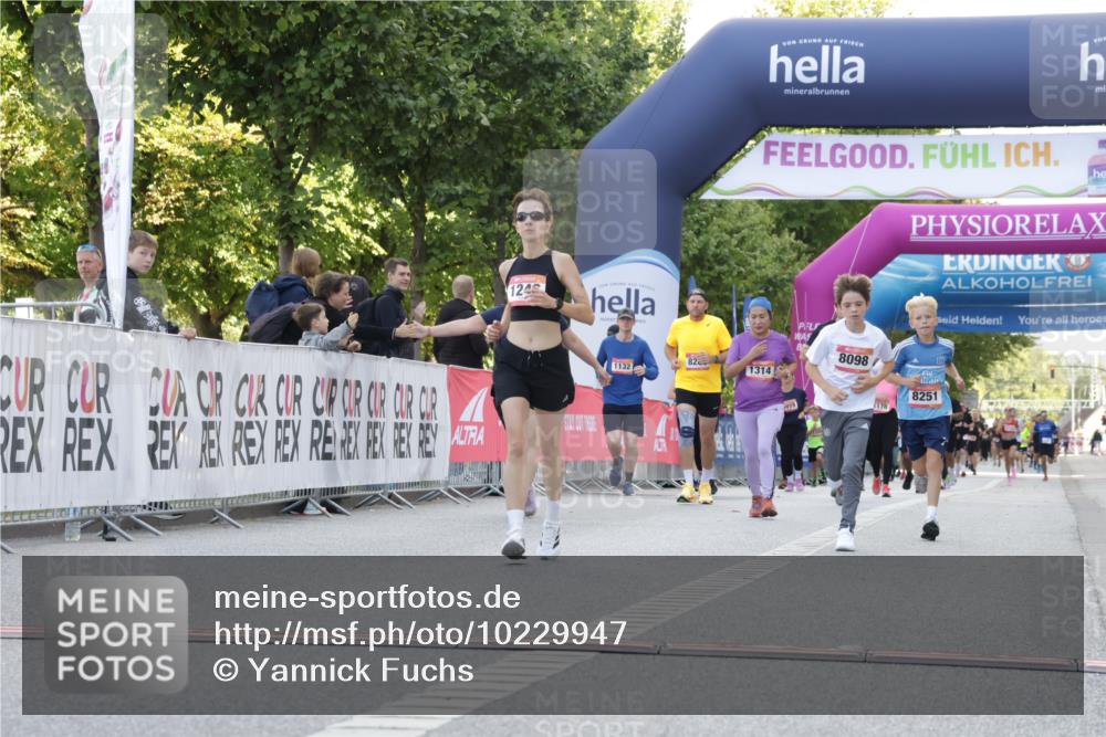 06.09.2026 - CURREX Alsterlauf Yannick Fuchs http://msf.ph/oto/10229947 06.09.2026 11:51:06 Ziel 1235, 1241, 1246, 1296, 8098, 8162, 8251, 8346 meine-sportfotos.de