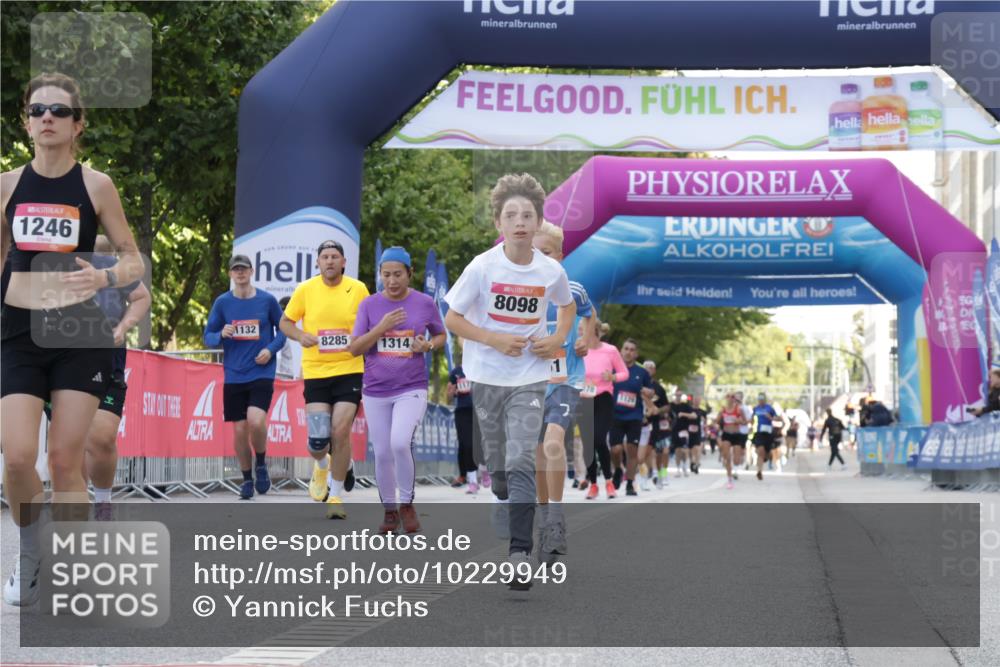 06.09.2026 - CURREX Alsterlauf Yannick Fuchs http://msf.ph/oto/10229949 06.09.2026 11:51:07 Ziel 1235, 1241, 1246, 1296, 8098, 8162, 8251, 8346 meine-sportfotos.de