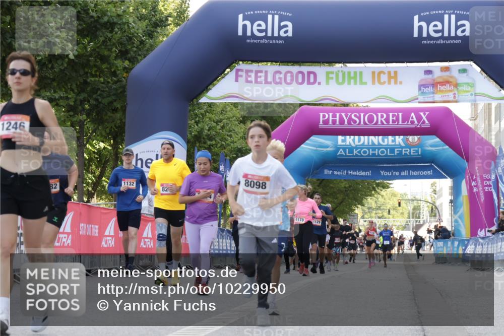 06.09.2026 - CURREX Alsterlauf Yannick Fuchs http://msf.ph/oto/10229950 06.09.2026 11:51:07 Ziel 1235, 1241, 1246, 1296, 8098, 8162, 8251, 8346 meine-sportfotos.de