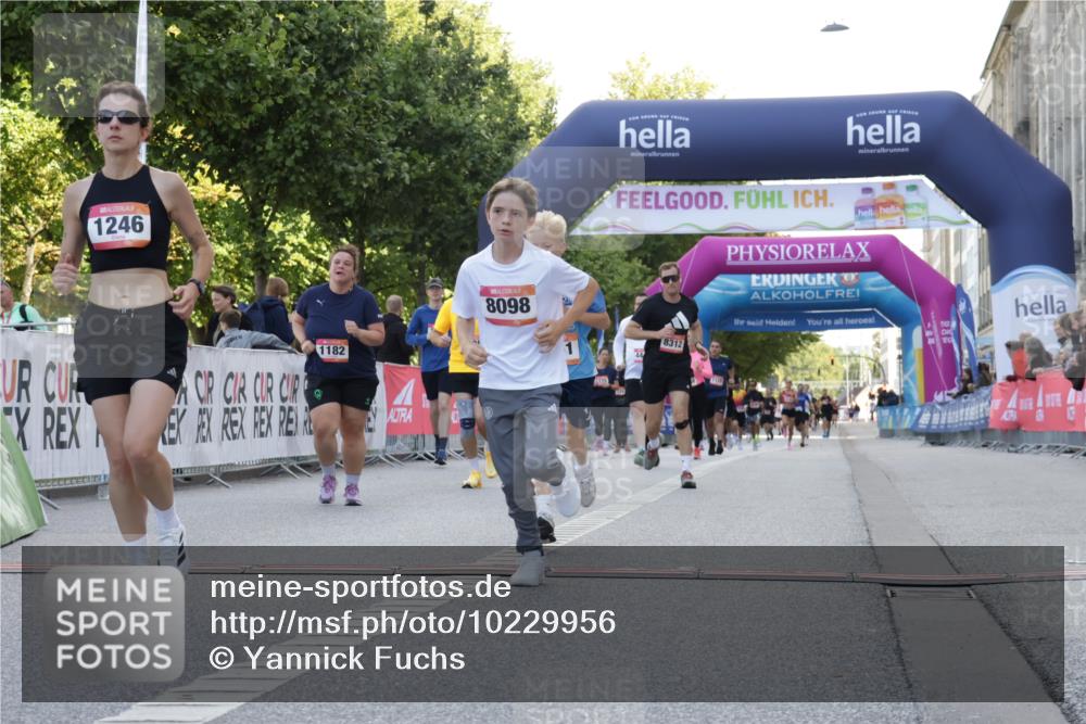 06.09.2026 - CURREX Alsterlauf Yannick Fuchs http://msf.ph/oto/10229956 06.09.2026 11:51:09 Ziel 1182, 1235, 1246, 1296, 1314, 8098, 8162, 8251, 8285, 8312, 8346 meine-sportfotos.de