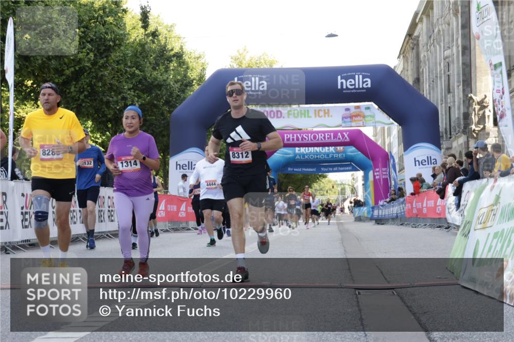 06.09.2026 - CURREX Alsterlauf Yannick Fuchs http://msf.ph/oto/10229960 06.09.2026 11:51:12 Ziel 1079, 1182, 1246, 1314, 4444, 8098, 8251, 8285, 8312, 8346 meine-sportfotos.de