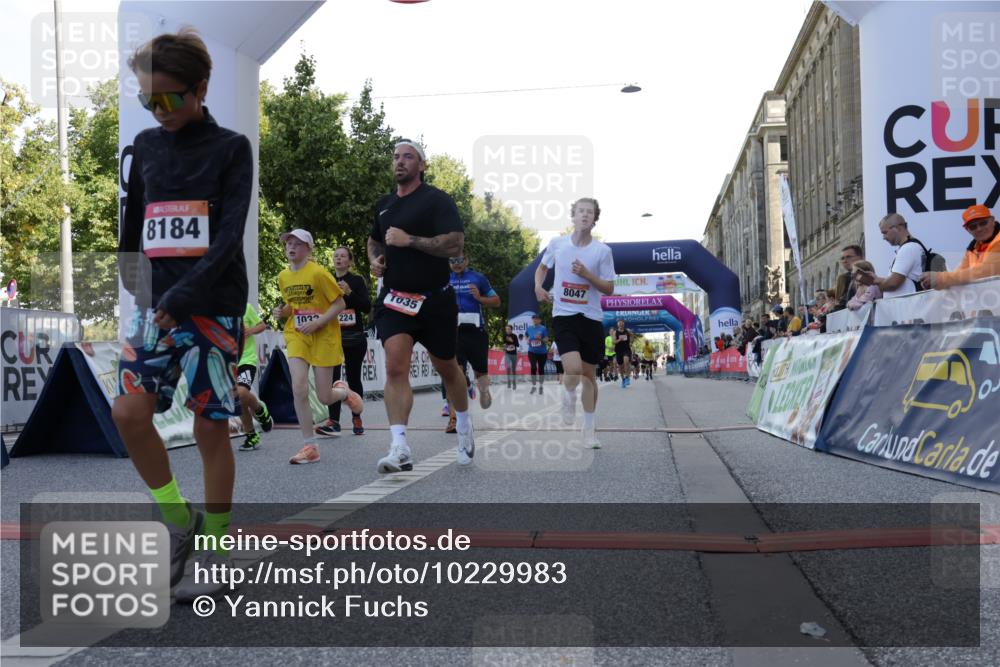 06.09.2026 - CURREX Alsterlauf Yannick Fuchs http://msf.ph/oto/10229983 06.09.2026 11:51:25 Ziel 1032, 1035, 1103, 1129, 1148, 1178, 1179, 1180, 1224, 1300, 1301, 1343, 8047, 8172, 8184, 8208, 8335 meine-sportfotos.de
