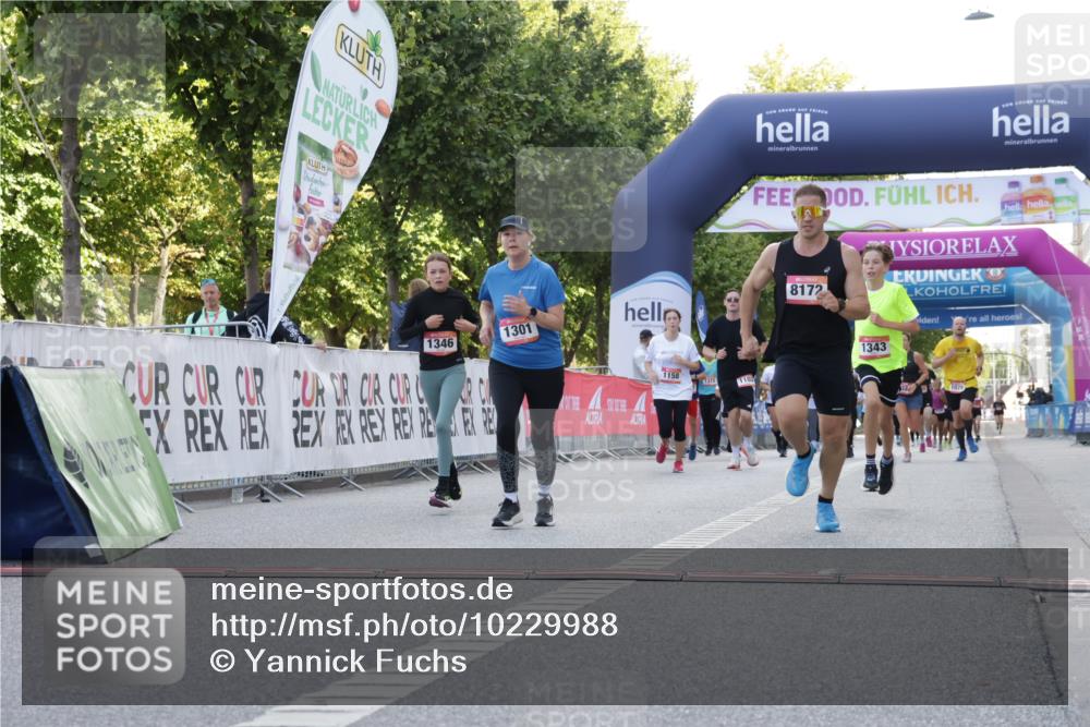 06.09.2026 - CURREX Alsterlauf Yannick Fuchs http://msf.ph/oto/10229988 06.09.2026 11:51:28 Ziel 1032, 1035, 1103, 1129, 1148, 1178, 1179, 1224, 1300, 1301, 1343, 1346, 8047, 8172, 8184, 8208 meine-sportfotos.de