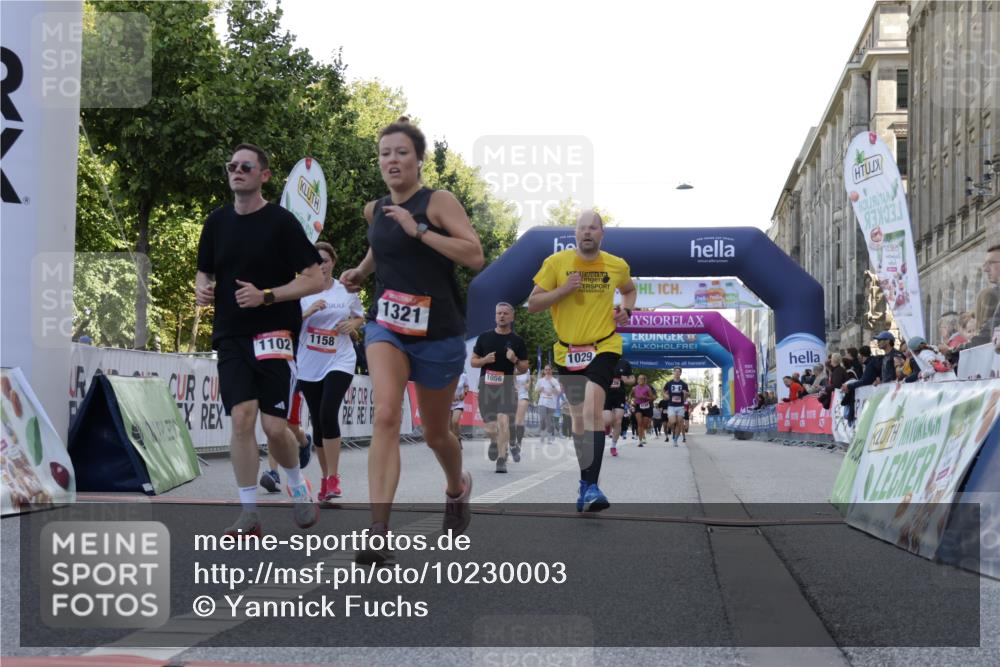 06.09.2026 - CURREX Alsterlauf Yannick Fuchs http://msf.ph/oto/10230003 06.09.2026 11:51:35 Ziel 1029, 1056, 1083, 1102, 1158, 1162, 1226, 1301, 1321, 1343, 1345, 1346, 8172 meine-sportfotos.de
