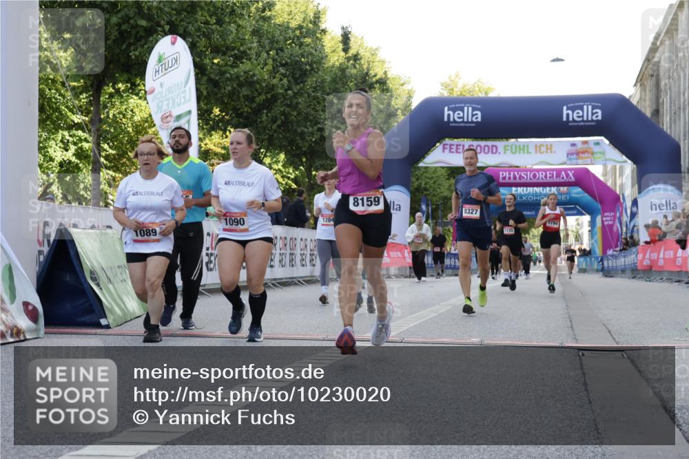 06.09.2026 - CURREX Alsterlauf Yannick Fuchs http://msf.ph/oto/10230020 06.09.2026 11:51:41 Ziel 1029, 1056, 1083, 1089, 1090, 1102, 1135, 1158, 1162, 1194, 1226, 1257, 1315, 1321, 1345, 8159, 8327 meine-sportfotos.de