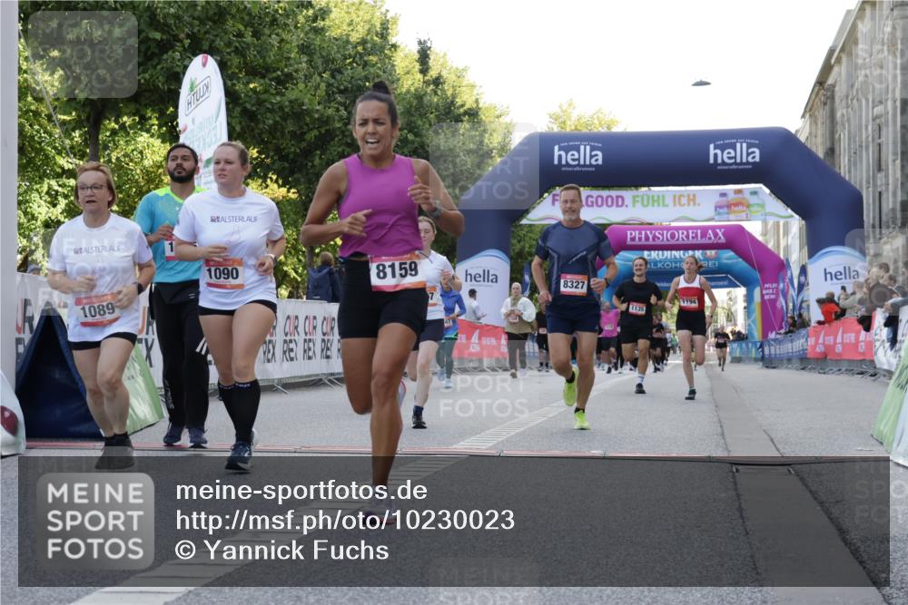 06.09.2026 - CURREX Alsterlauf Yannick Fuchs http://msf.ph/oto/10230023 06.09.2026 11:51:42 Ziel 1029, 1056, 1083, 1089, 1090, 1135, 1158, 1162, 1194, 1226, 1257, 1315, 1345, 8159, 8327 meine-sportfotos.de