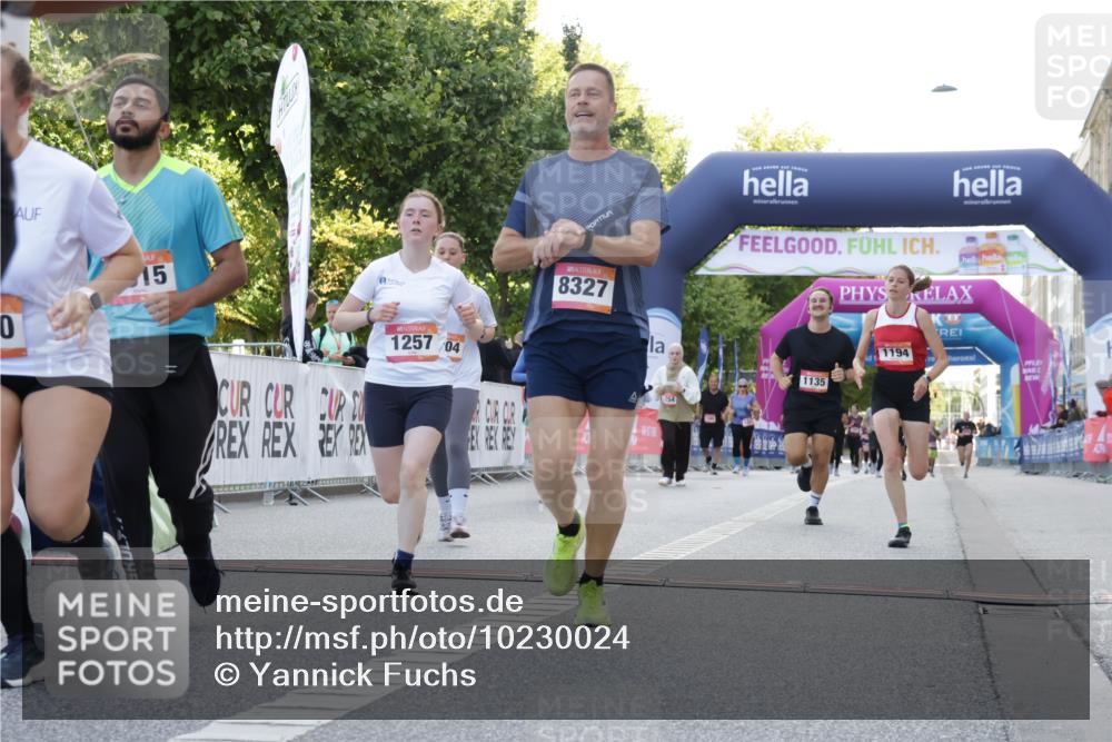 06.09.2026 - CURREX Alsterlauf Yannick Fuchs http://msf.ph/oto/10230024 06.09.2026 11:51:43 Ziel 1056, 1083, 1089, 1090, 1135, 1162, 1194, 1226, 1257, 1315, 1345, 1347, 8159, 8327 meine-sportfotos.de