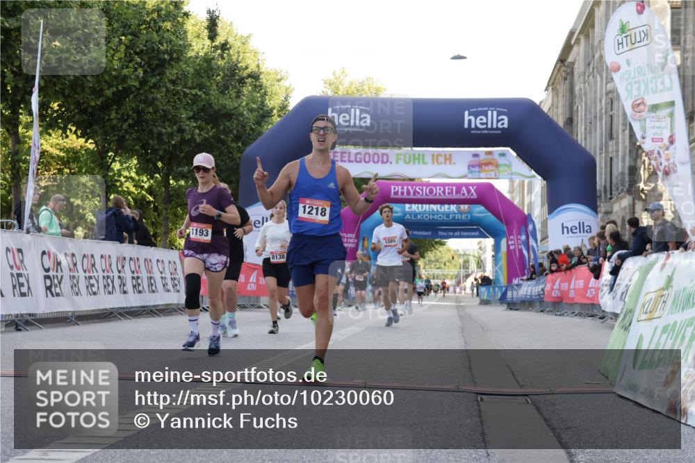 06.09.2026 - CURREX Alsterlauf Yannick Fuchs http://msf.ph/oto/10230060 06.09.2026 11:52:00 Ziel 1085, 1108, 1123, 1152, 1193, 1200, 1218, 1240, 1303, 1327, 8138, 8236, 8325, 8326 meine-sportfotos.de