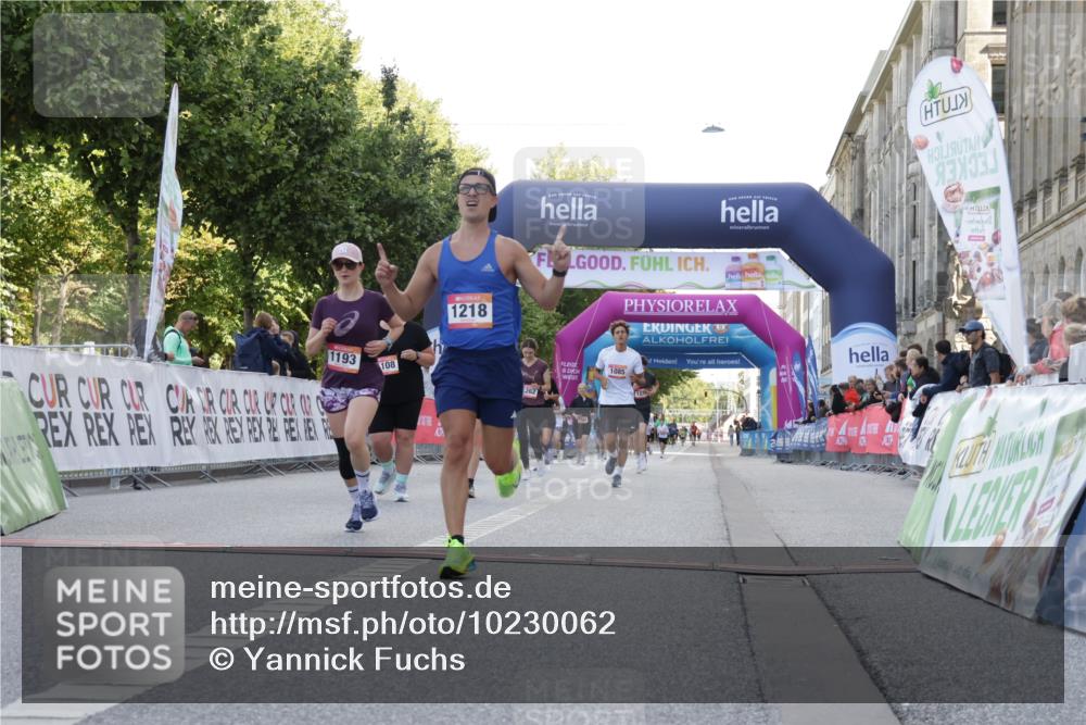 06.09.2026 - CURREX Alsterlauf Yannick Fuchs http://msf.ph/oto/10230062 06.09.2026 11:52:00 Ziel 1085, 1108, 1123, 1152, 1193, 1200, 1218, 1240, 1303, 1327, 8138, 8236, 8325, 8326 meine-sportfotos.de