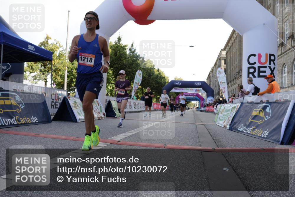 06.09.2026 - CURREX Alsterlauf Yannick Fuchs http://msf.ph/oto/10230072 06.09.2026 11:52:02 Ziel 1085, 1108, 1193, 1200, 1218, 1240, 1261, 1279, 1303, 1327, 8138, 8236, 8325, 8326 meine-sportfotos.de