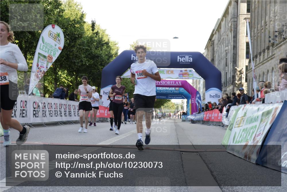 06.09.2026 - CURREX Alsterlauf Yannick Fuchs http://msf.ph/oto/10230073 06.09.2026 11:52:04 Ziel 1085, 1108, 1154, 1193, 1218, 1240, 1261, 1262, 1279, 1327, 8138, 8236, 8325, 8326 meine-sportfotos.de
