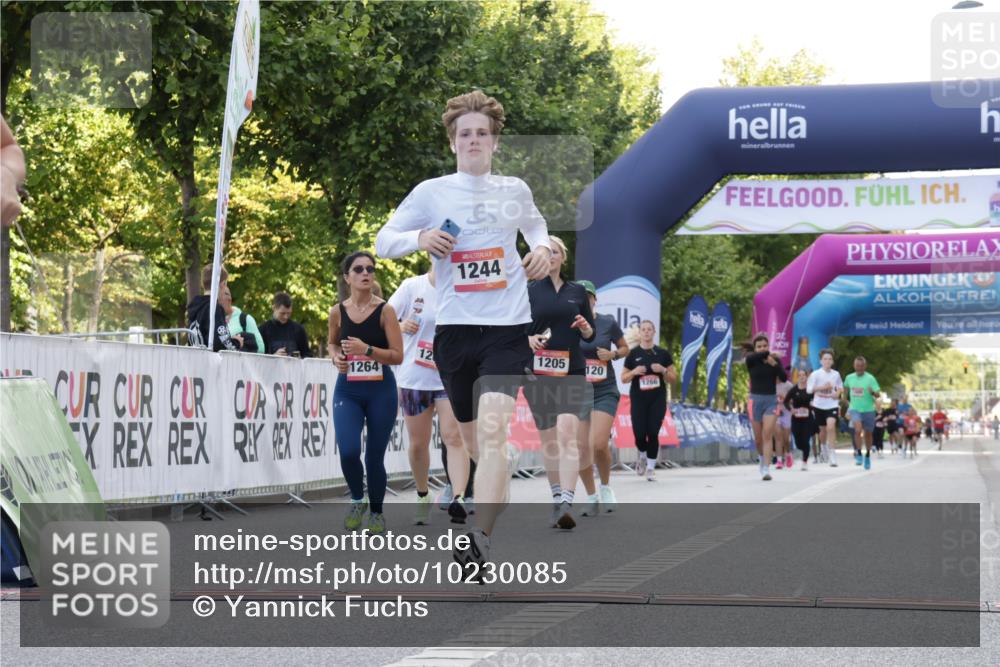 06.09.2026 - CURREX Alsterlauf Yannick Fuchs http://msf.ph/oto/10230085 06.09.2026 11:52:13 Ziel 1120, 1154, 1205, 1206, 1210, 1215, 1244, 1261, 1262, 1279, 1330 meine-sportfotos.de
