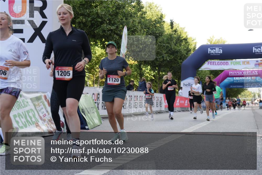 06.09.2026 - CURREX Alsterlauf Yannick Fuchs http://msf.ph/oto/10230088 06.09.2026 11:52:18 Ziel 1009, 1059, 1120, 1186, 1205, 1206, 1210, 1215, 1244, 1266, 1304, 1330 meine-sportfotos.de